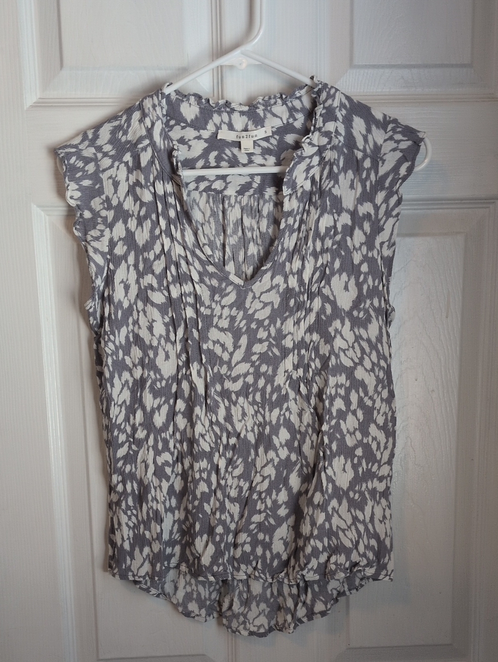 Gray Flutter Cap Sleeve Top, Stitch Fix Fun2Fun/Monday Fun